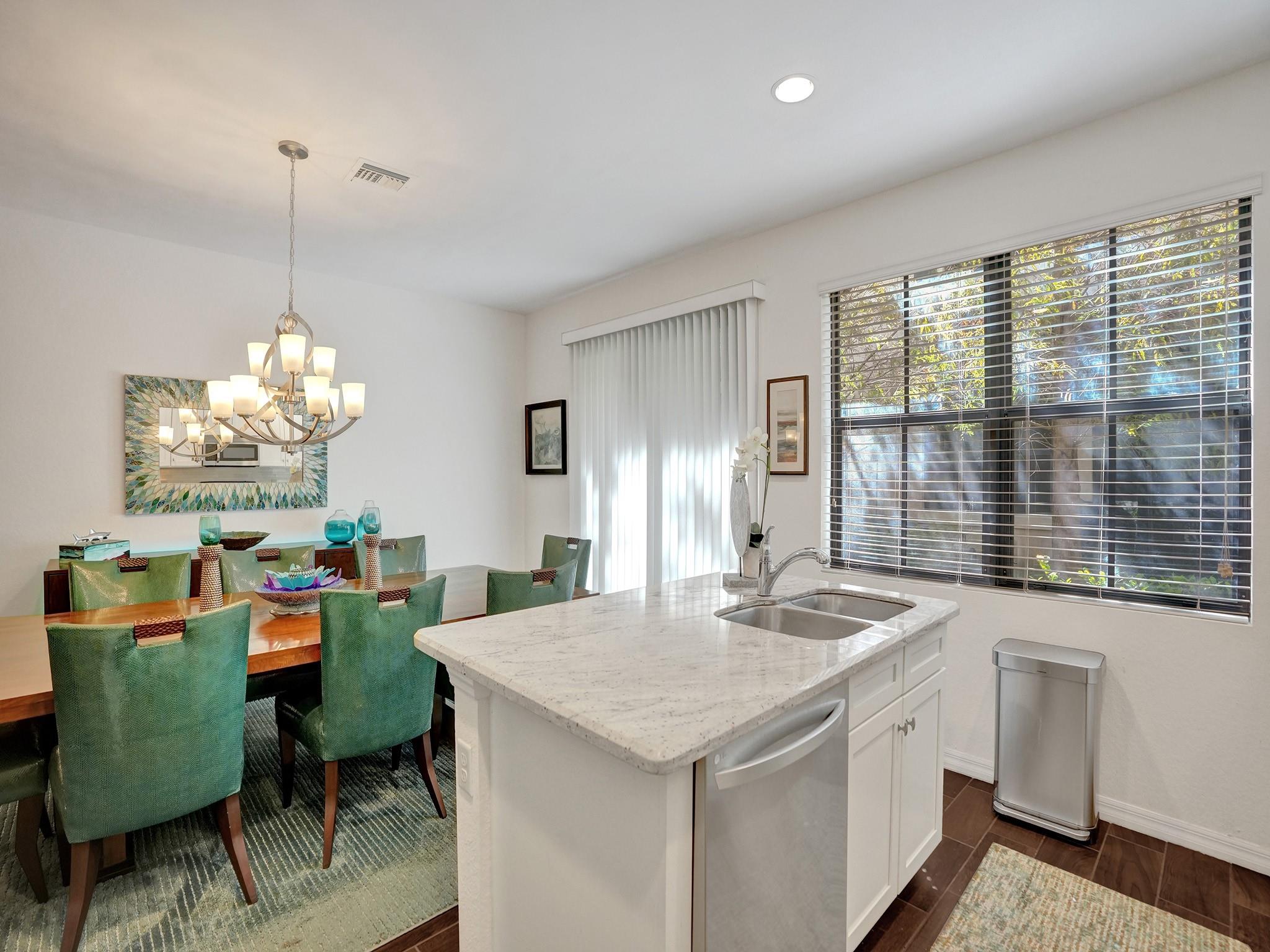 1042 NW 33rd Mnr 1042
