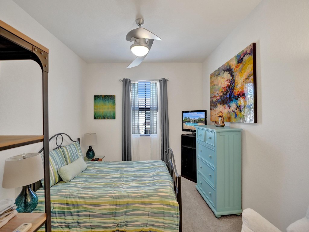 1042 NW 33rd Mnr 1042