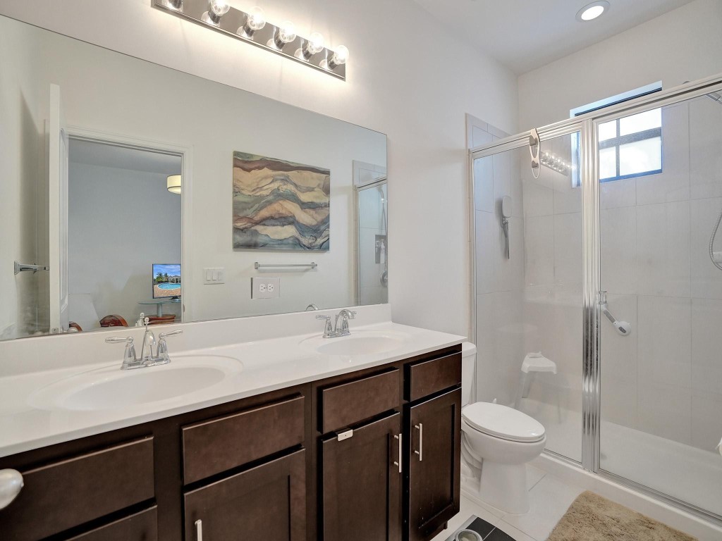 1042 NW 33rd Mnr 1042