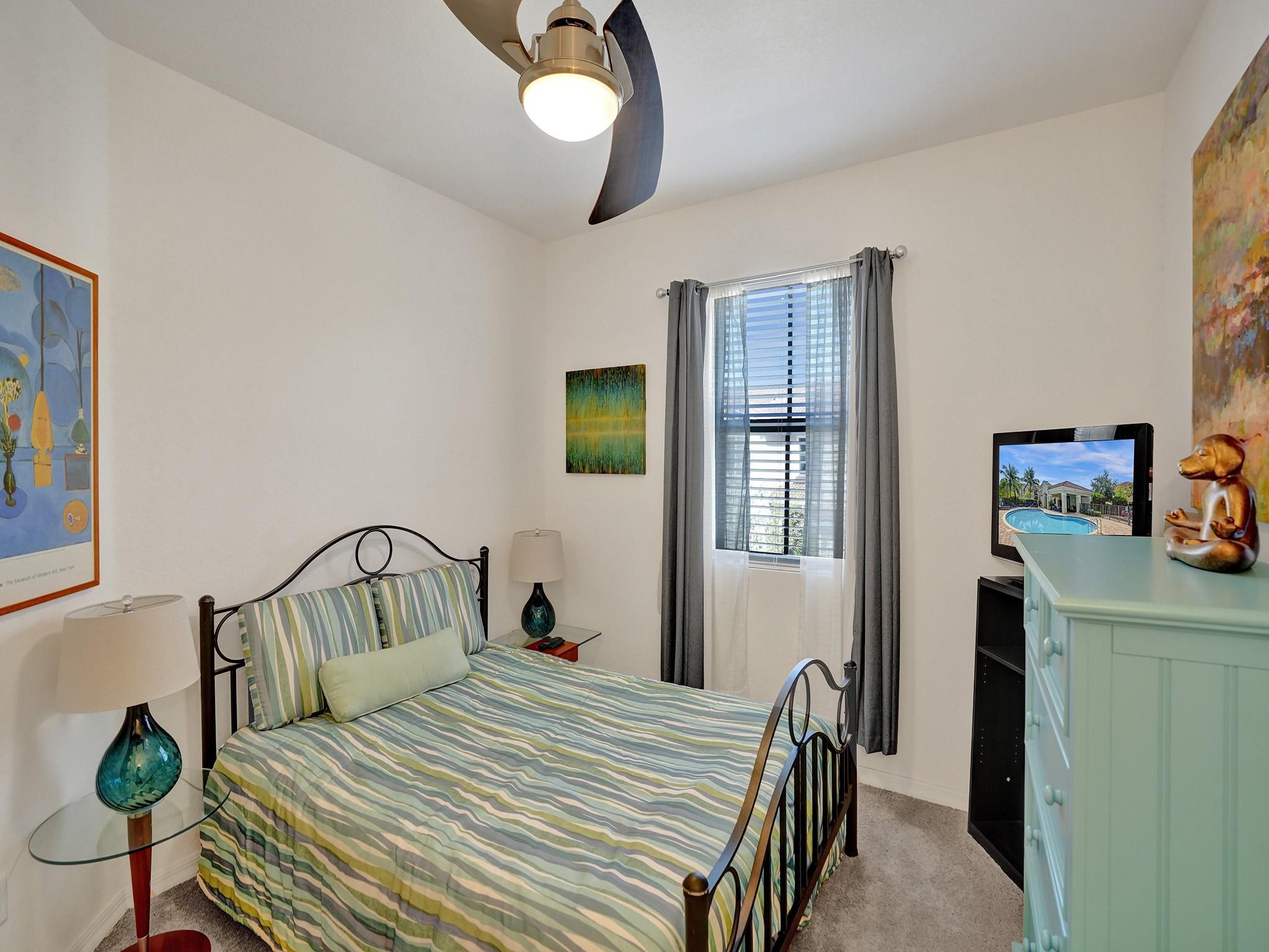 1042 NW 33rd Mnr 1042