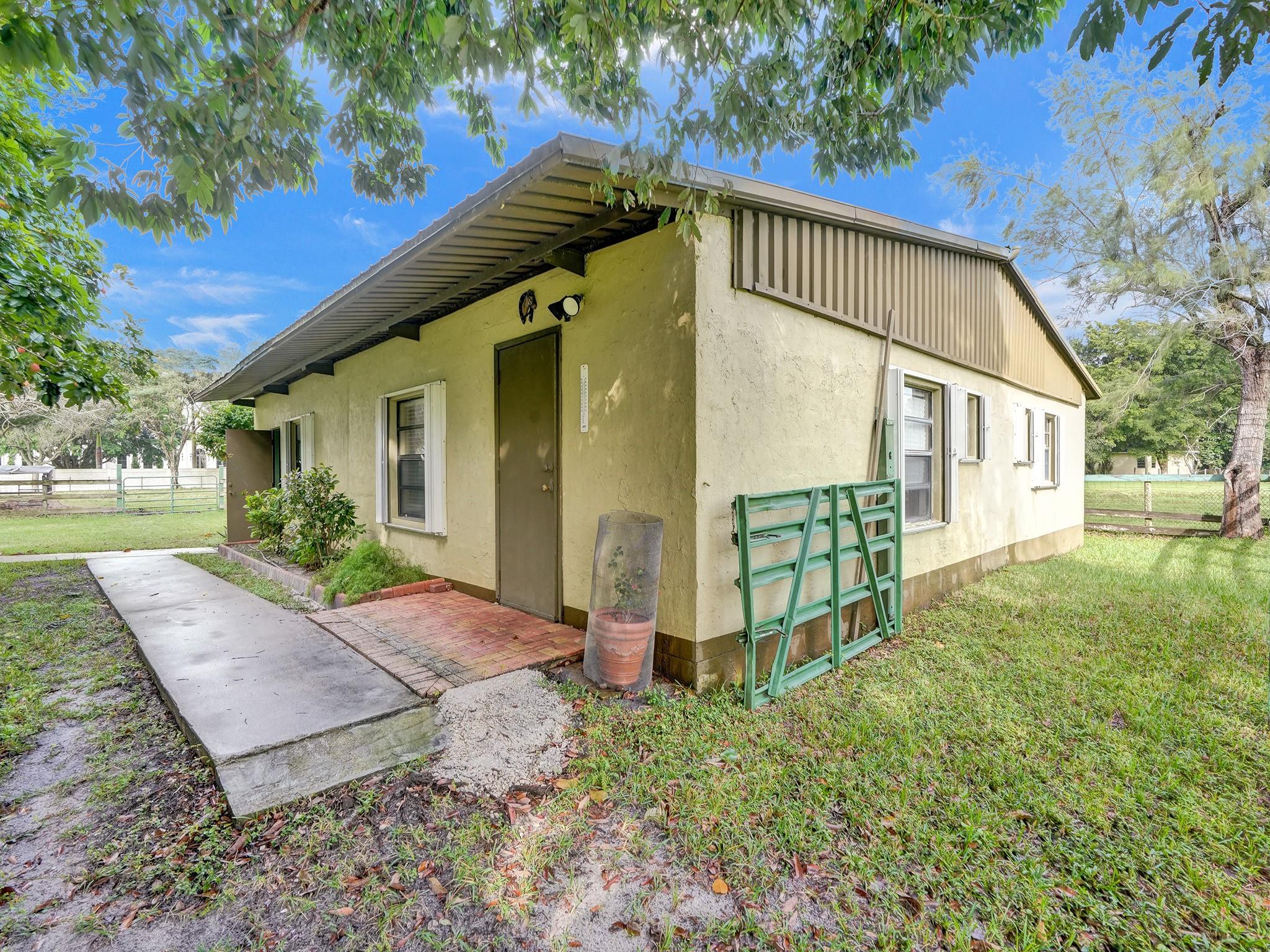 5710 SW 133rd Ave
