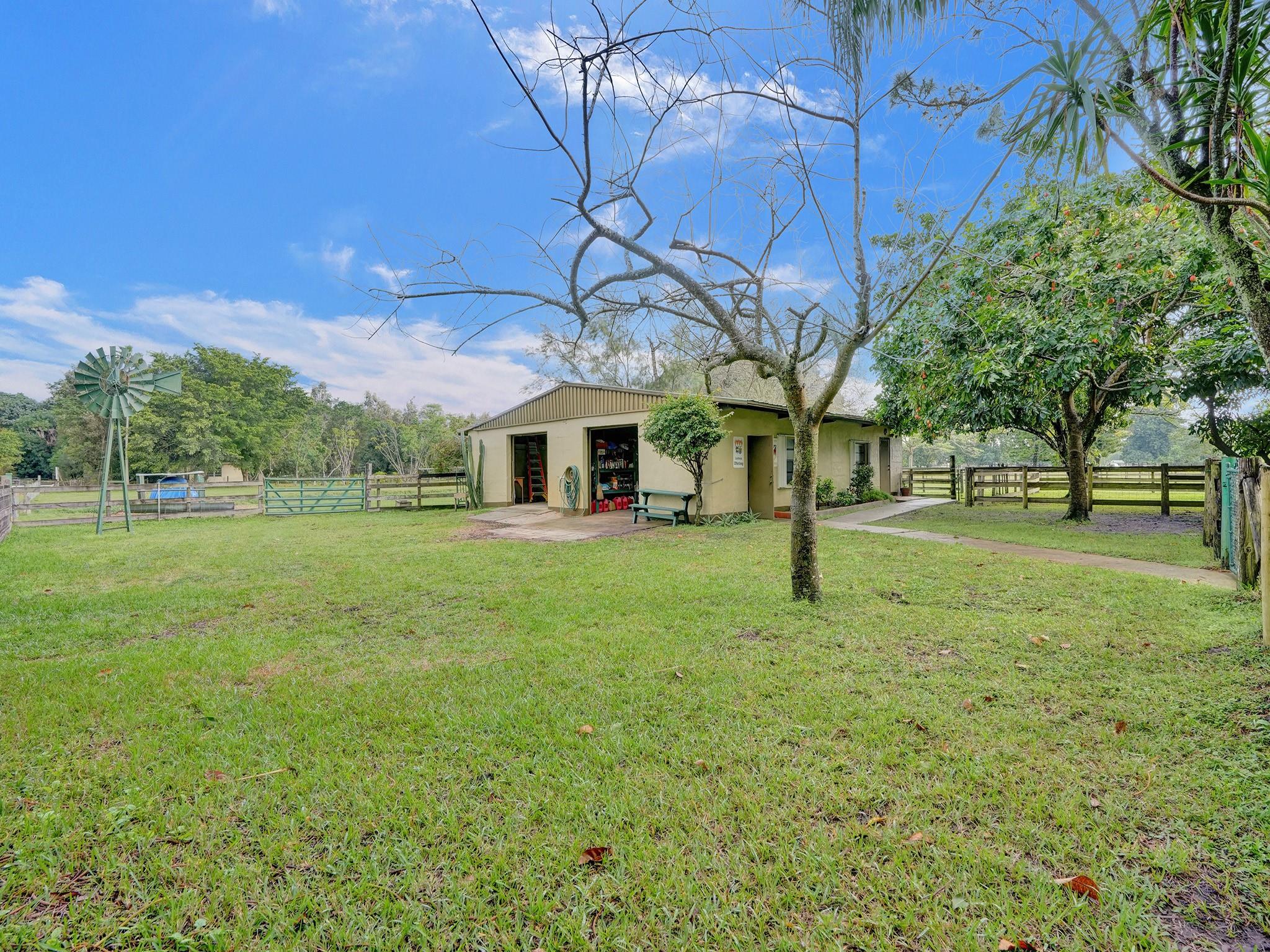 5710 SW 133rd Ave