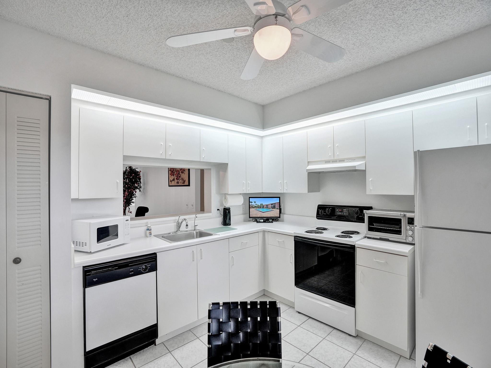 571 SW 141st Ave 407N