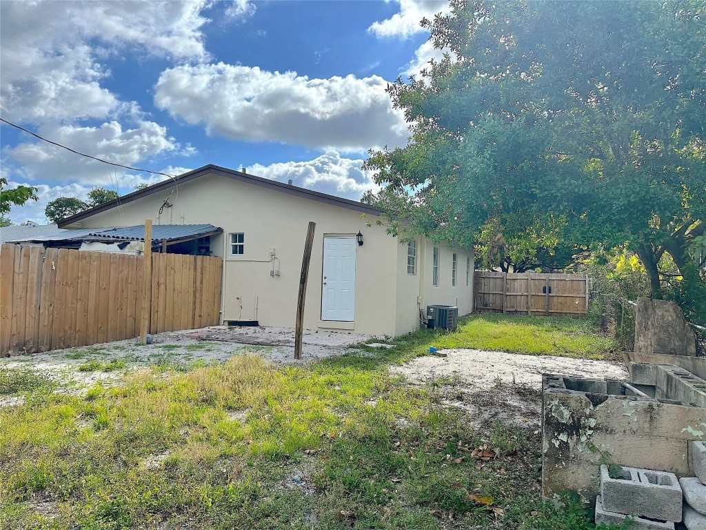 1671 SW 44th Ave