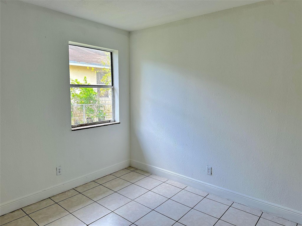 1671 SW 44th Ave