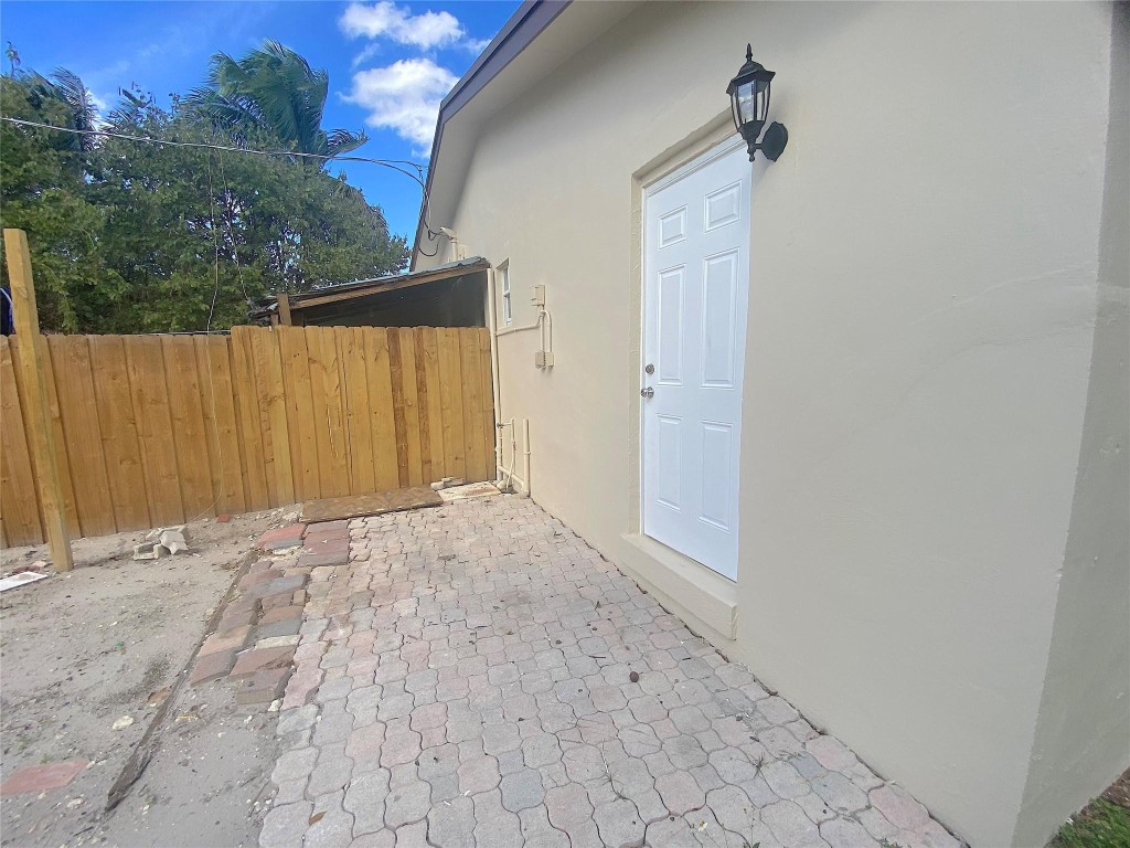 1671 SW 44th Ave
