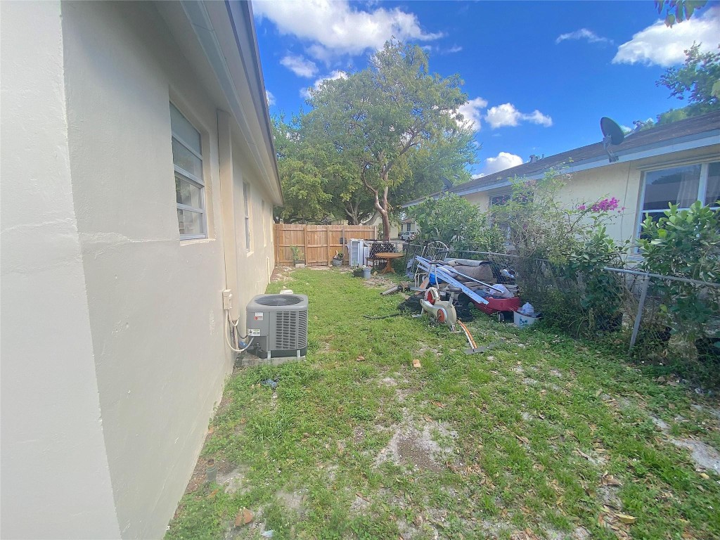 1671 SW 44th Ave