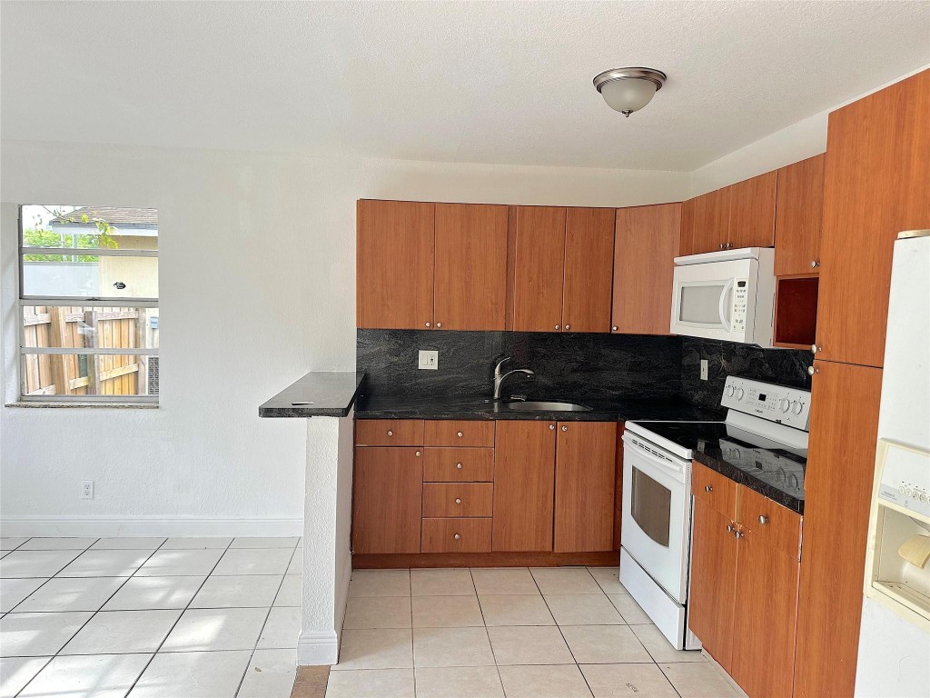 1671 SW 44th Ave