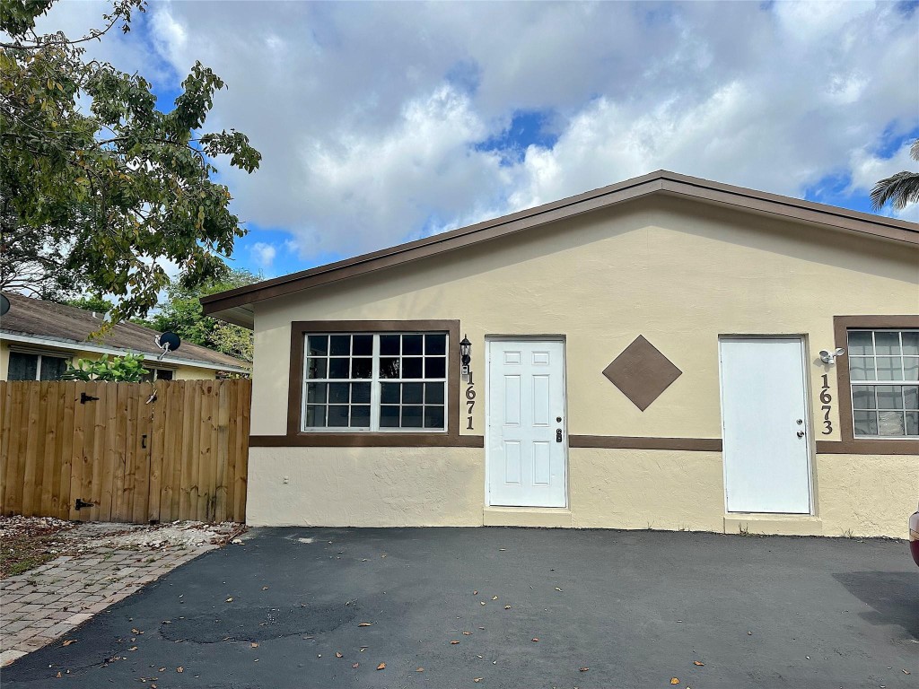 1671 SW 44th Ave