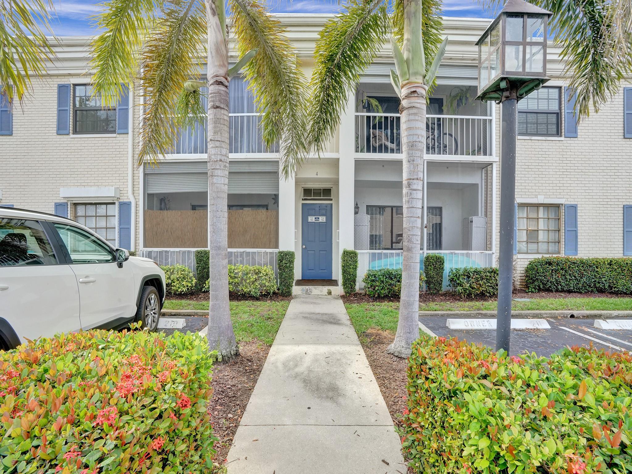 170 Cypress Club Dr 704