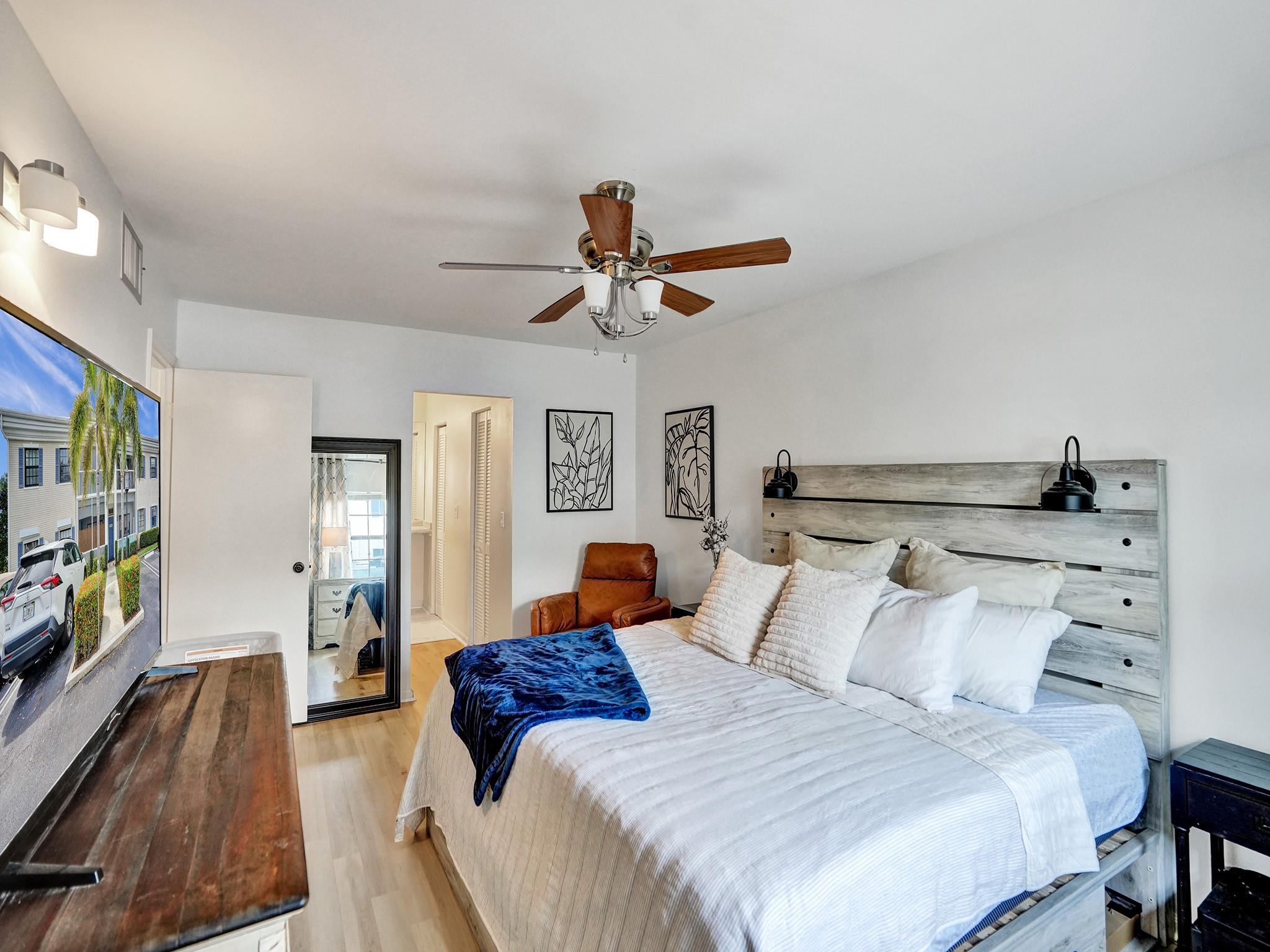 170 Cypress Club Dr 704