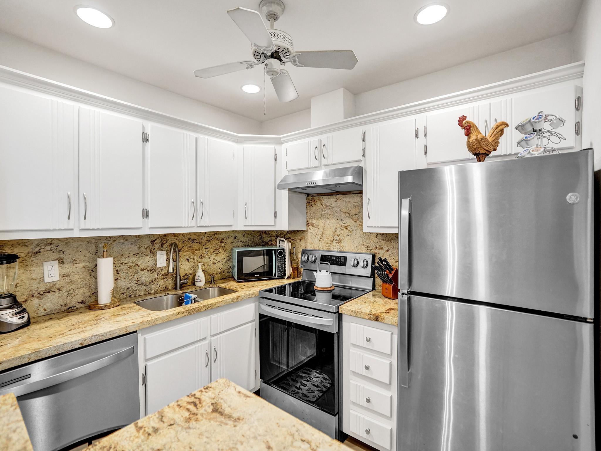 170 Cypress Club Dr 704