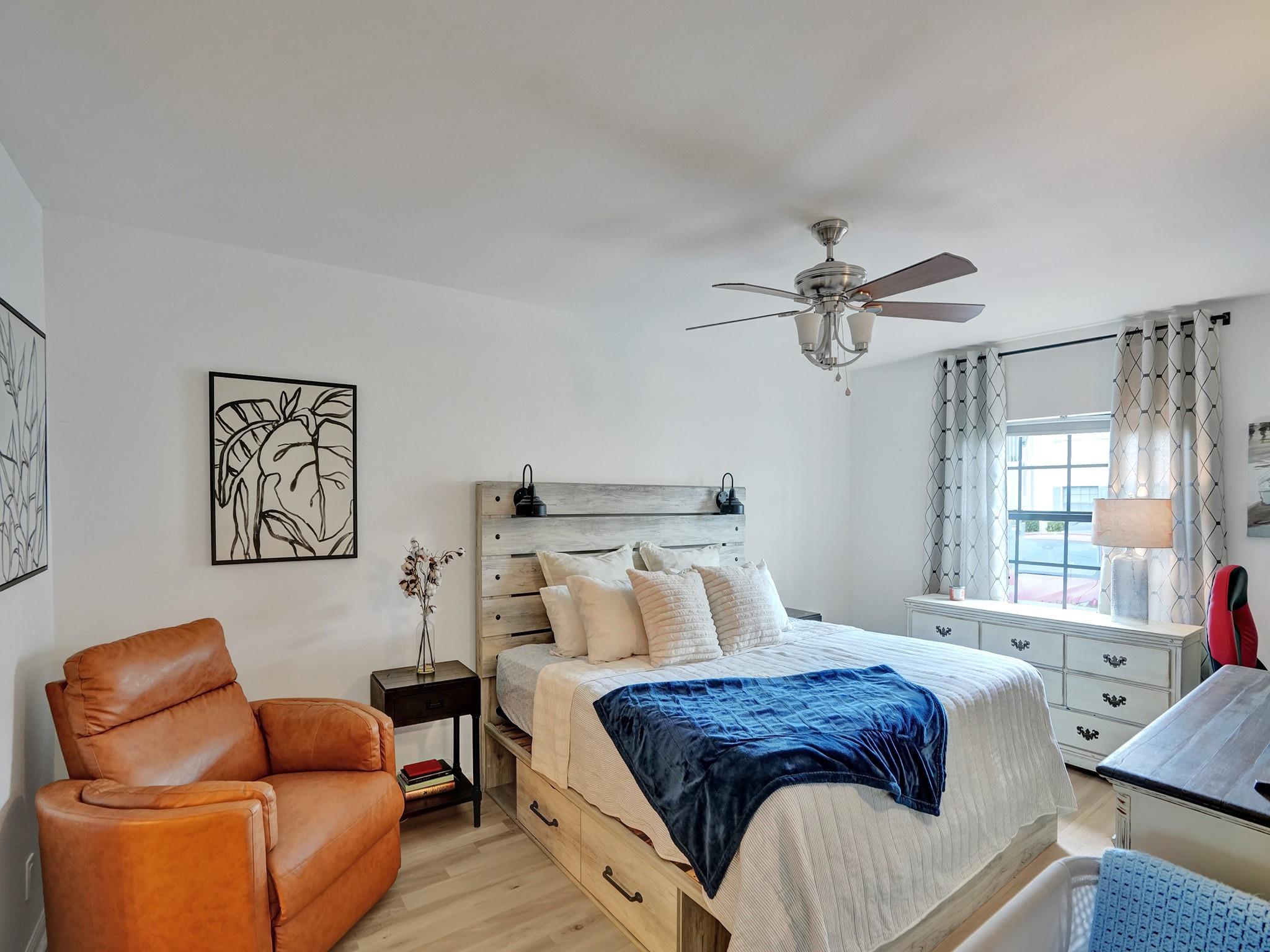 170 Cypress Club Dr 704