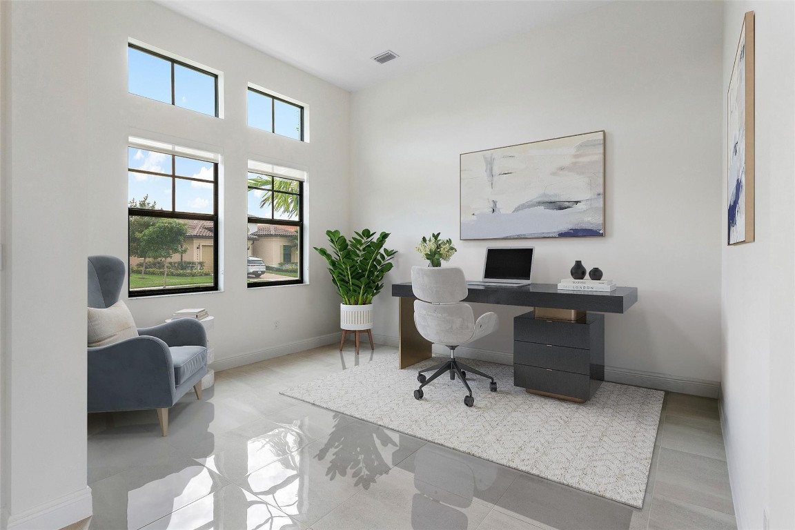 11905 N Baypoint Cir