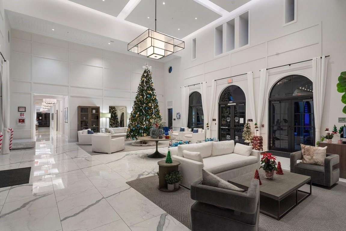 11905 N Baypoint Cir