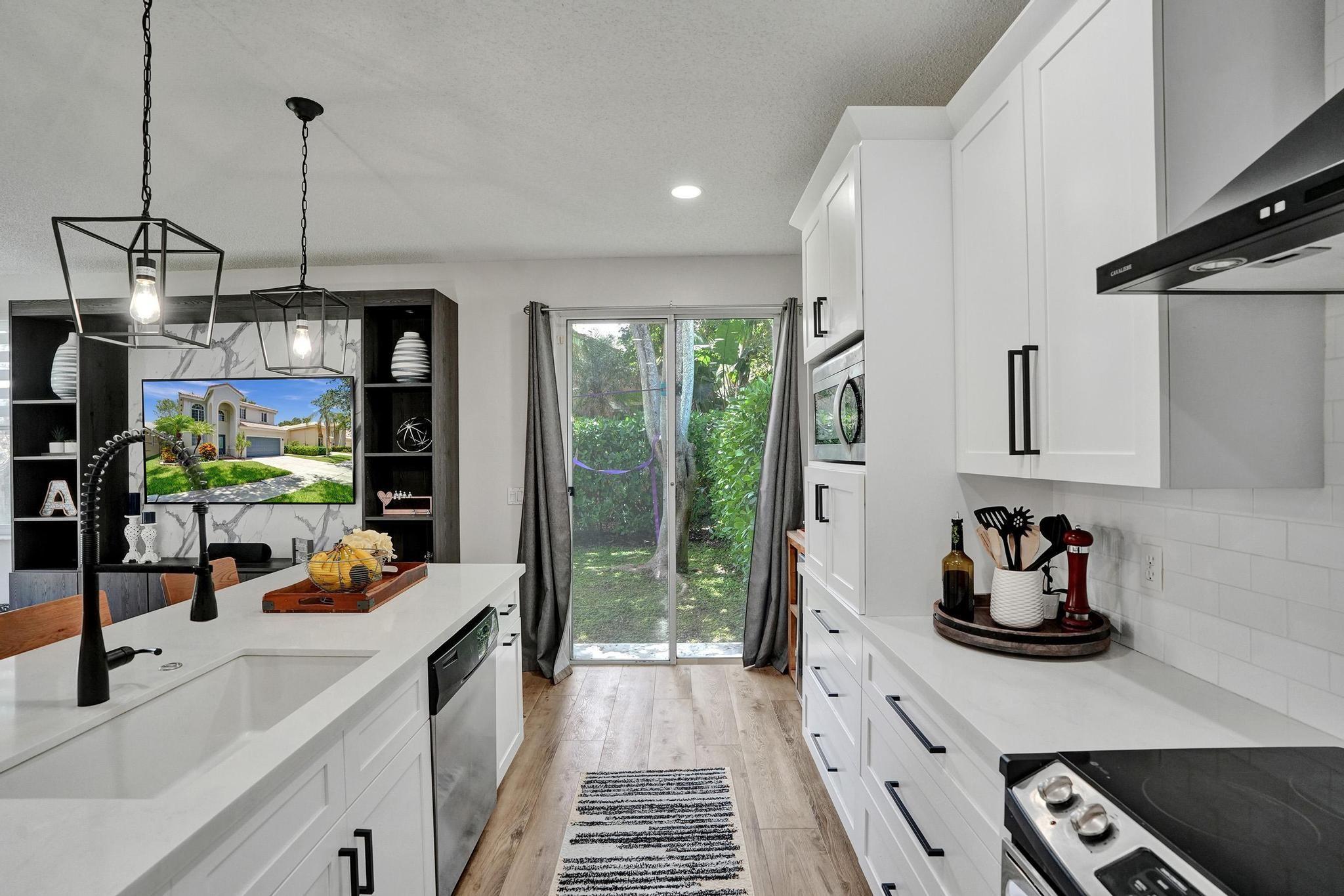 5116 Heron Pl