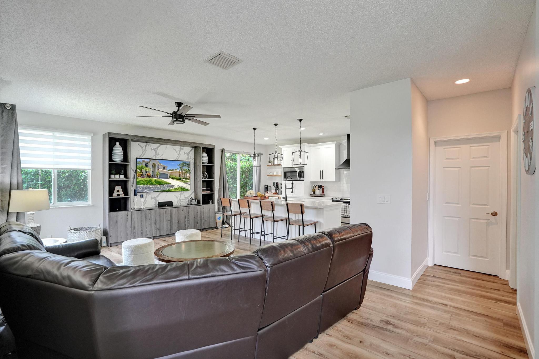 5116 Heron Pl