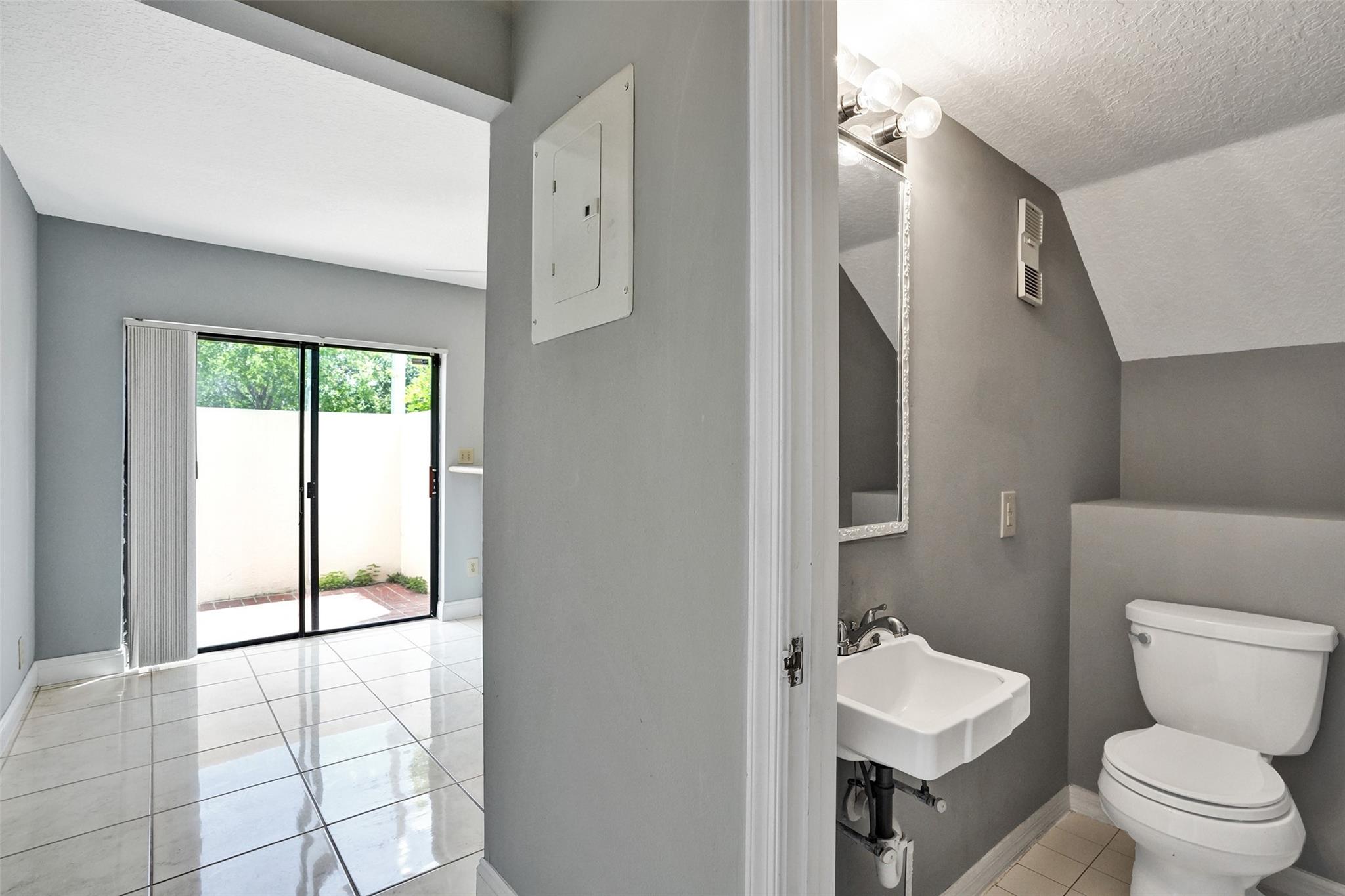 227 SE 11th Ave 227