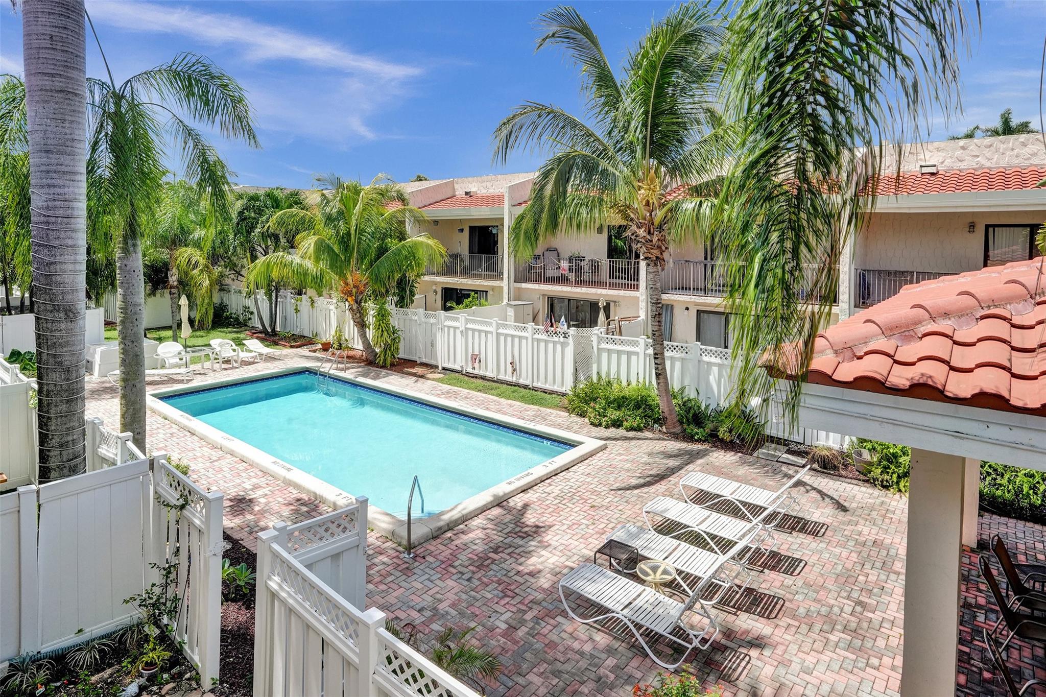 227 SE 11th Ave 227