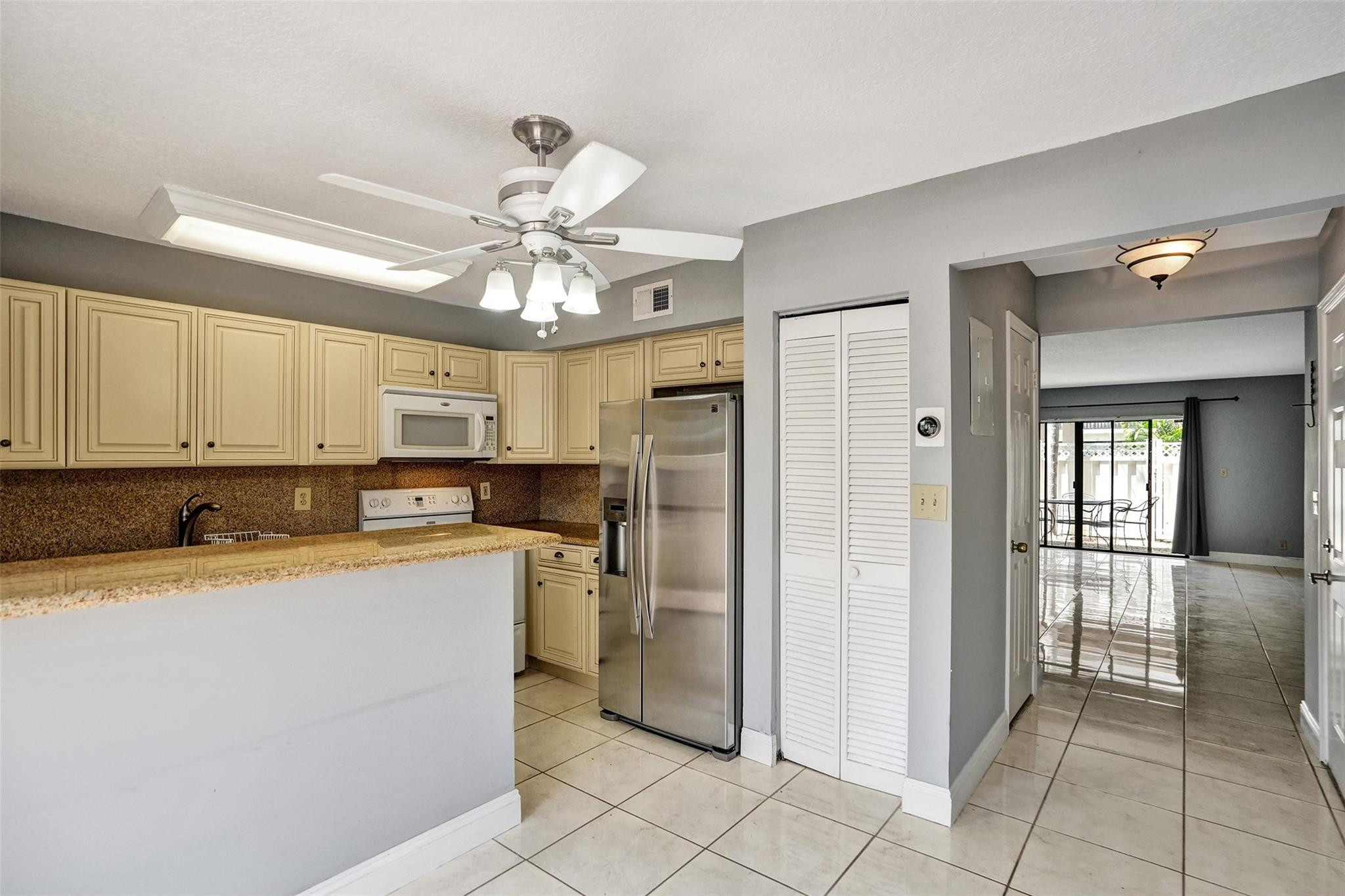 227 SE 11th Ave 227