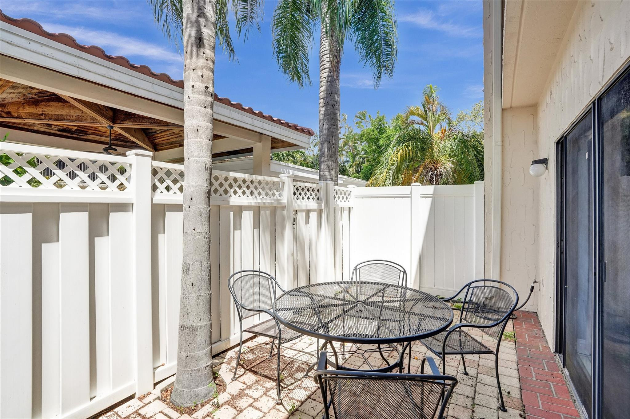 227 SE 11th Ave 227
