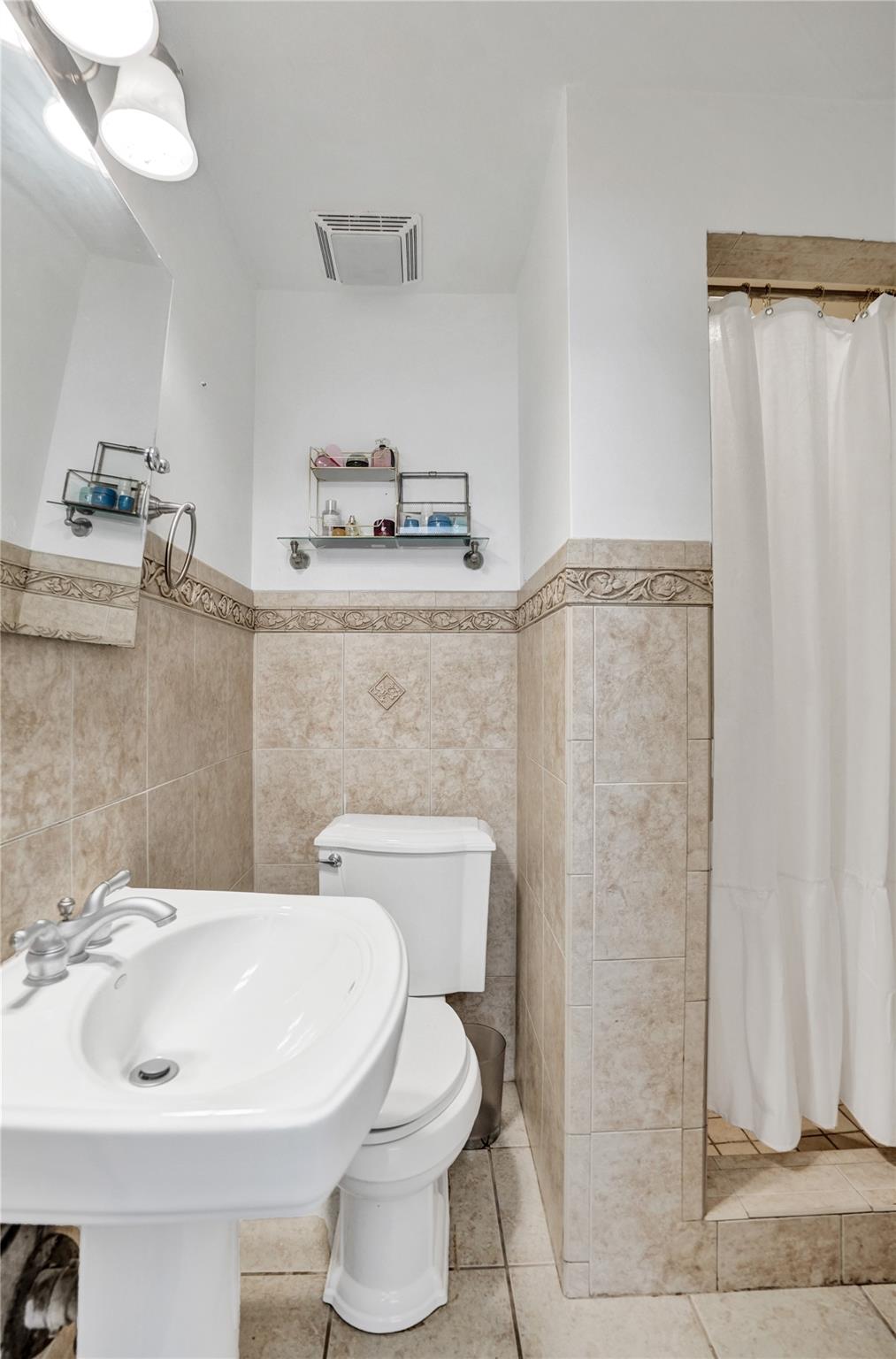 1004 Avon Rd