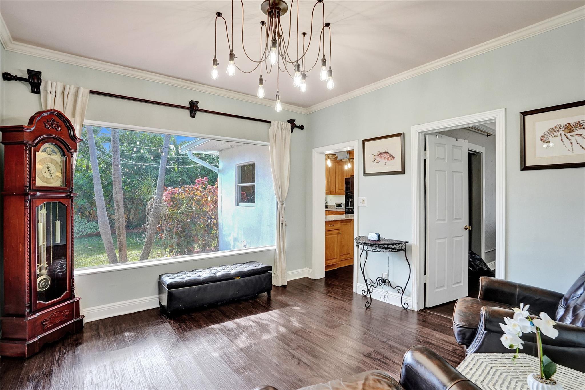 1004 Avon Rd
