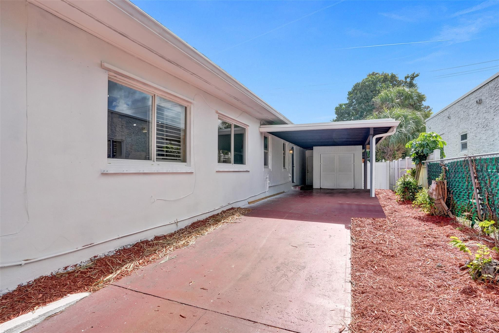 1004 Avon Rd