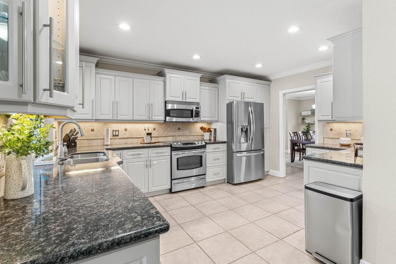 1200 SW 68th Ave