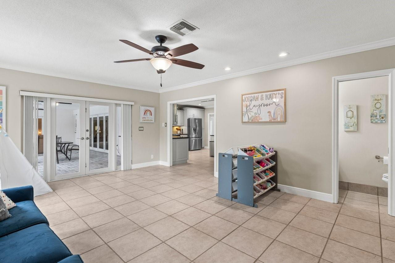 1200 SW 68th Ave