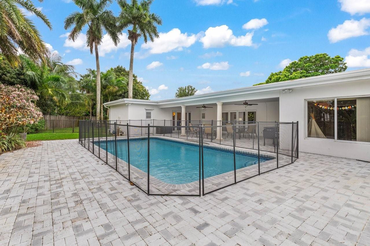 1200 SW 68th Ave
