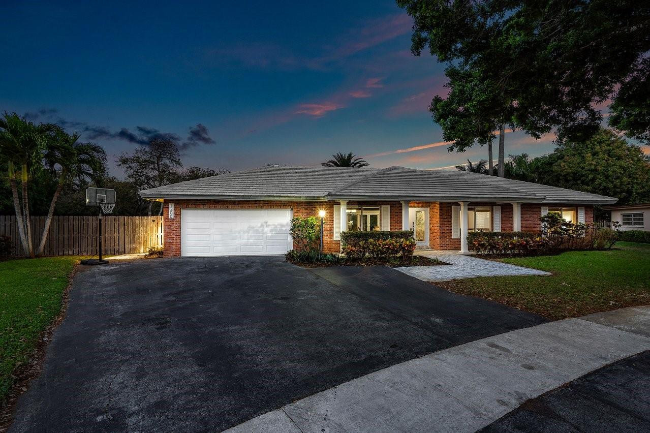 1200 SW 68th Ave