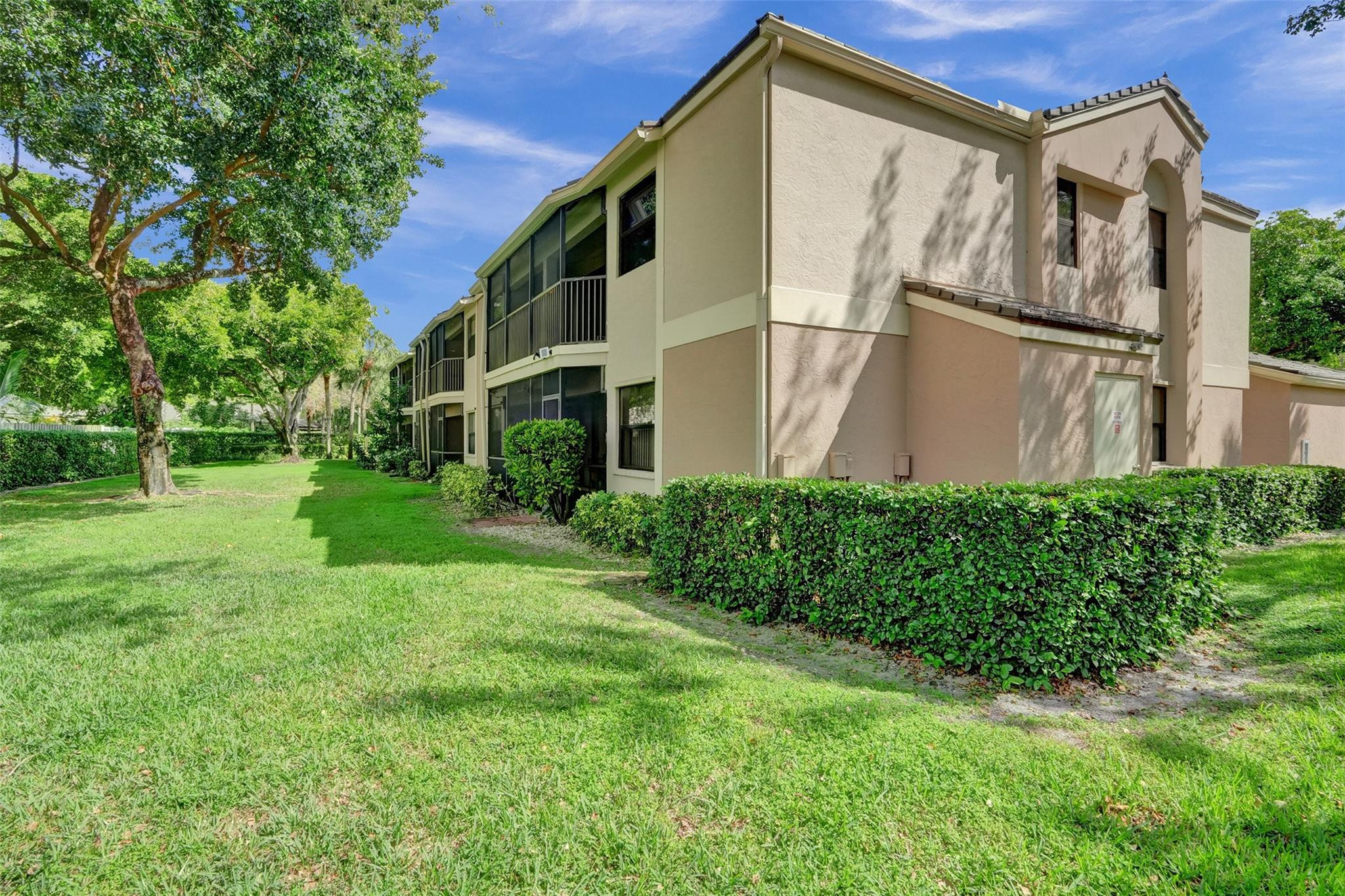 9813 NW 1st Ct 9813