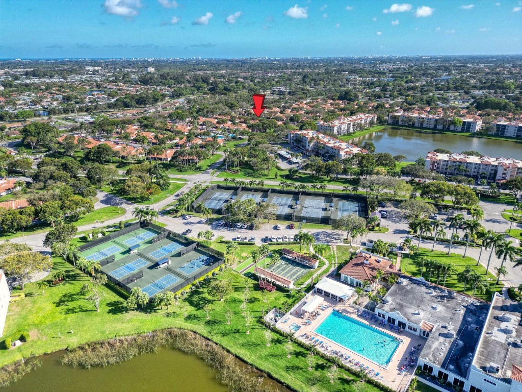 6125 Sunny Pointe Cir