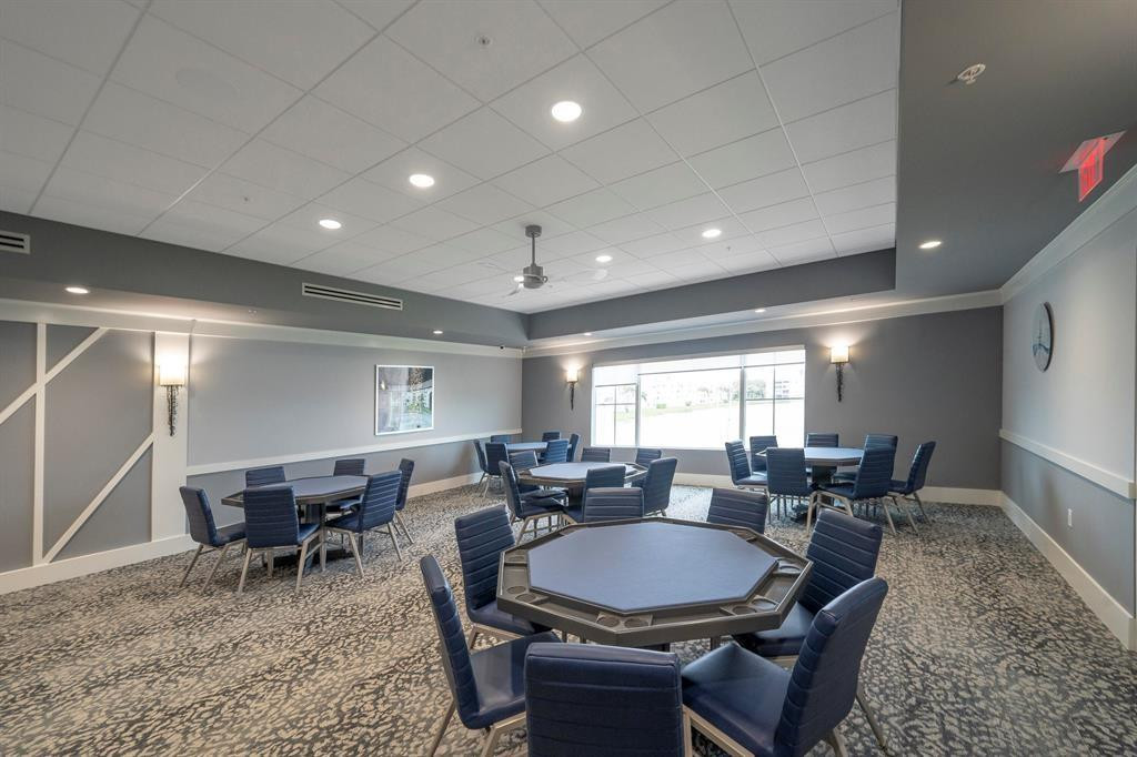 6125 Sunny Pointe Cir