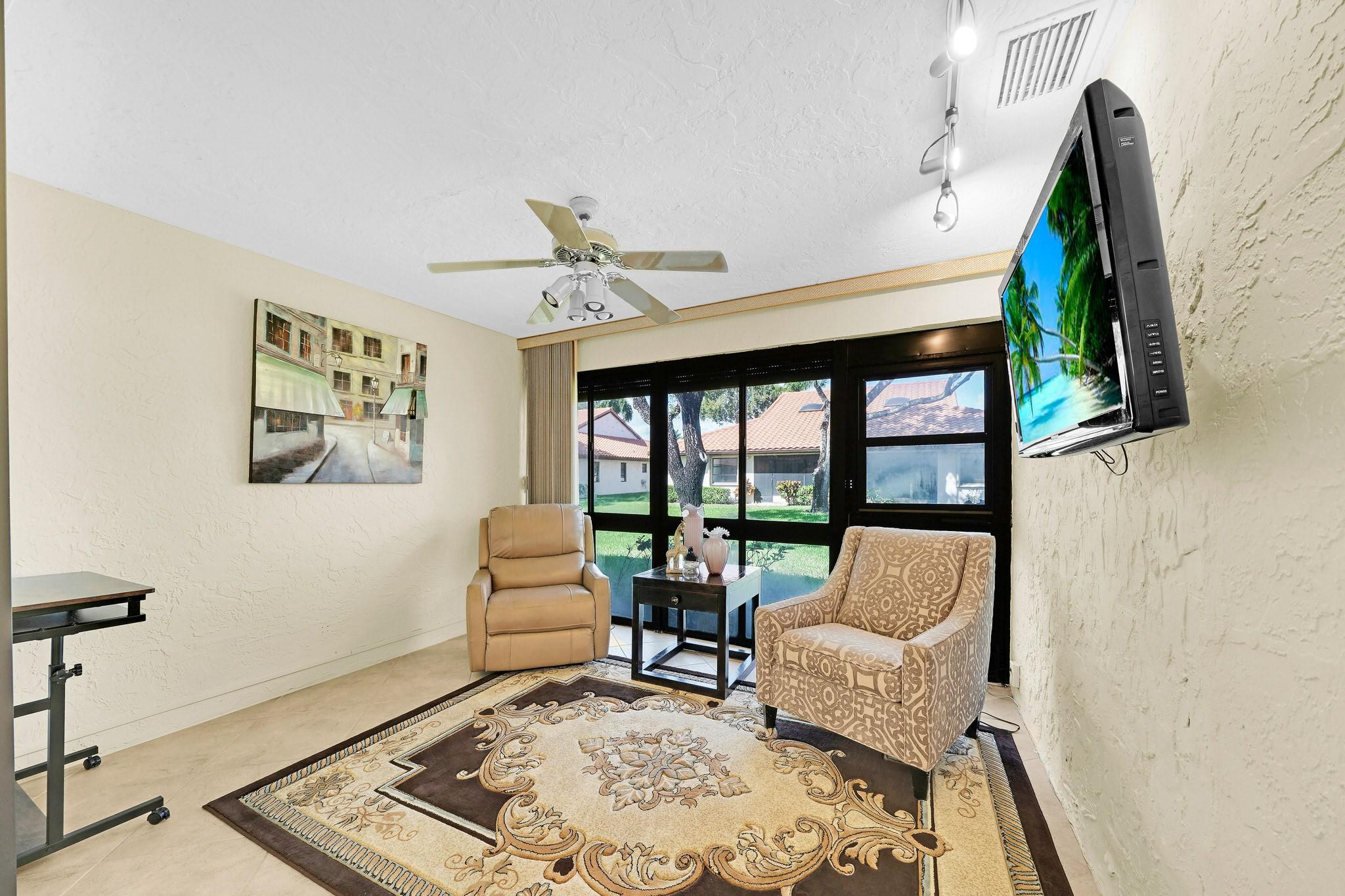 6125 Sunny Pointe Cir