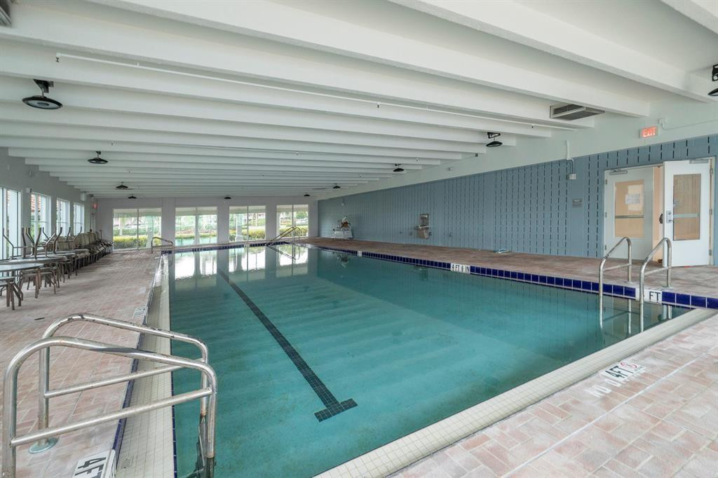 6125 Sunny Pointe Cir