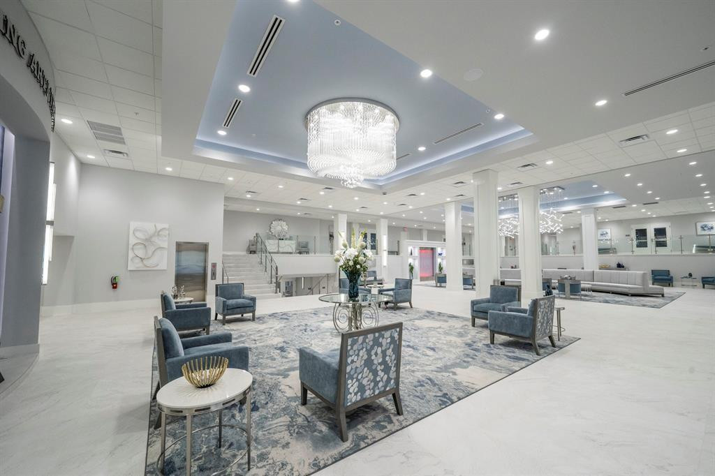 6125 Sunny Pointe Cir