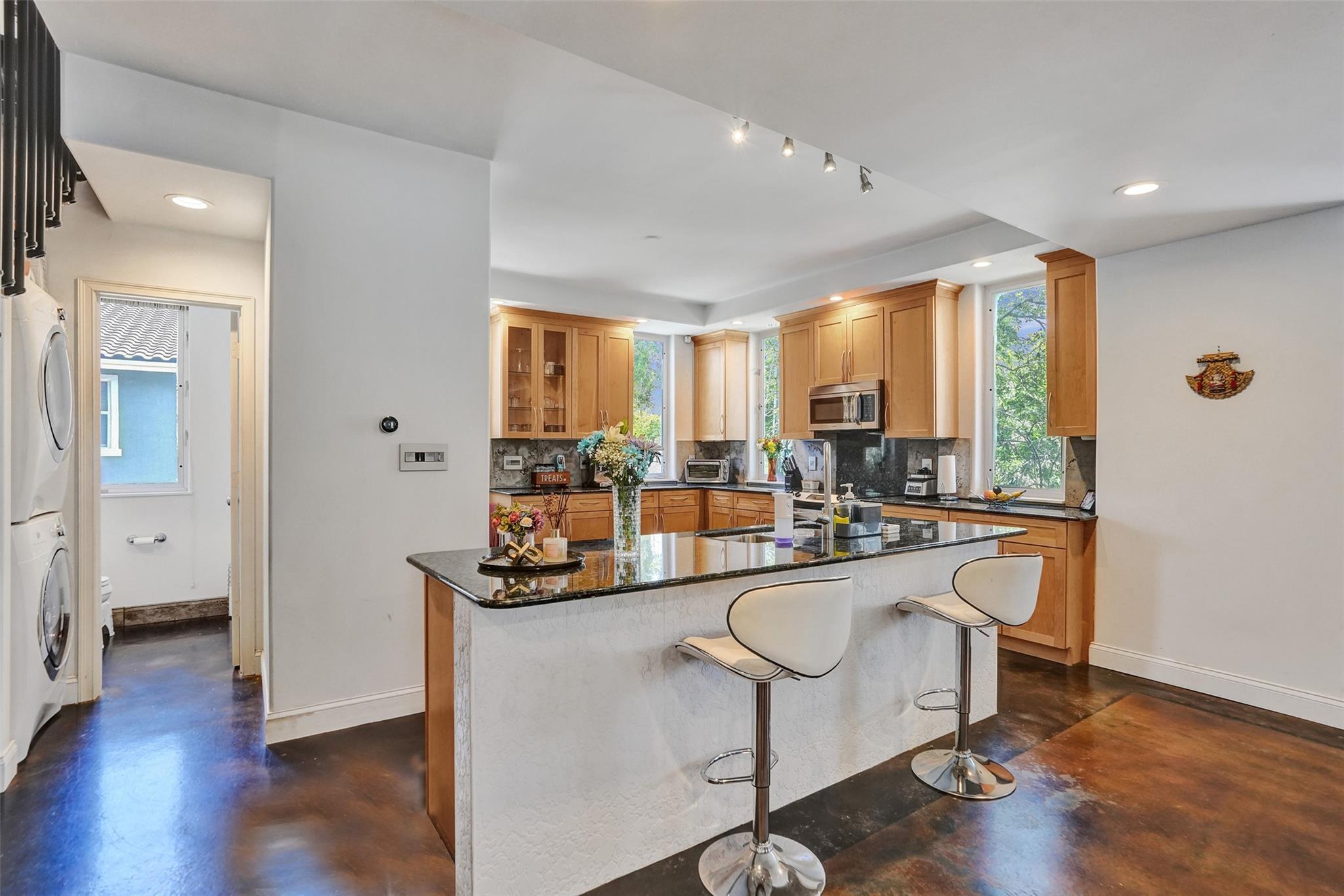816 SW 4th Ave 10