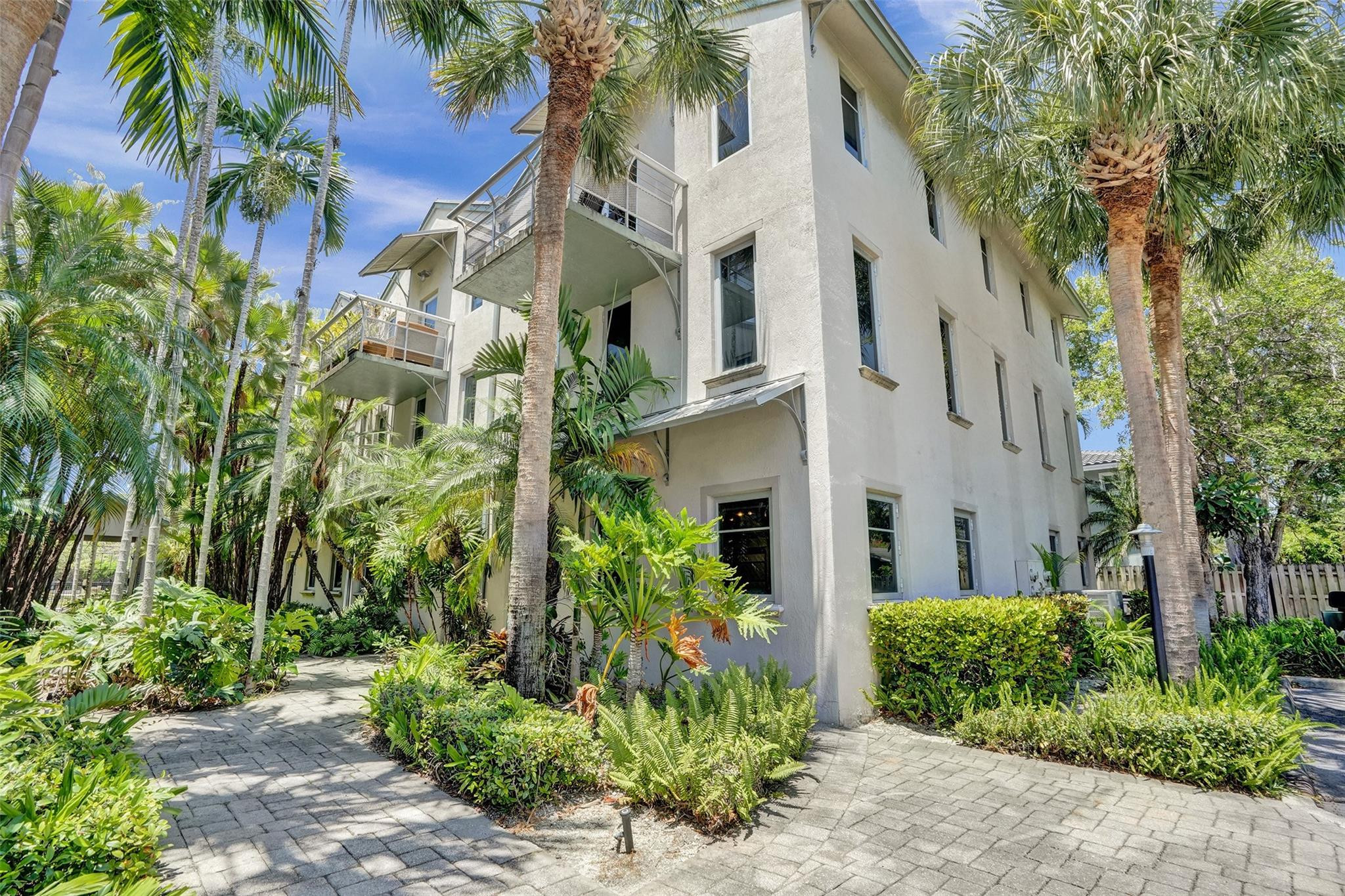 816 SW 4th Ave 10