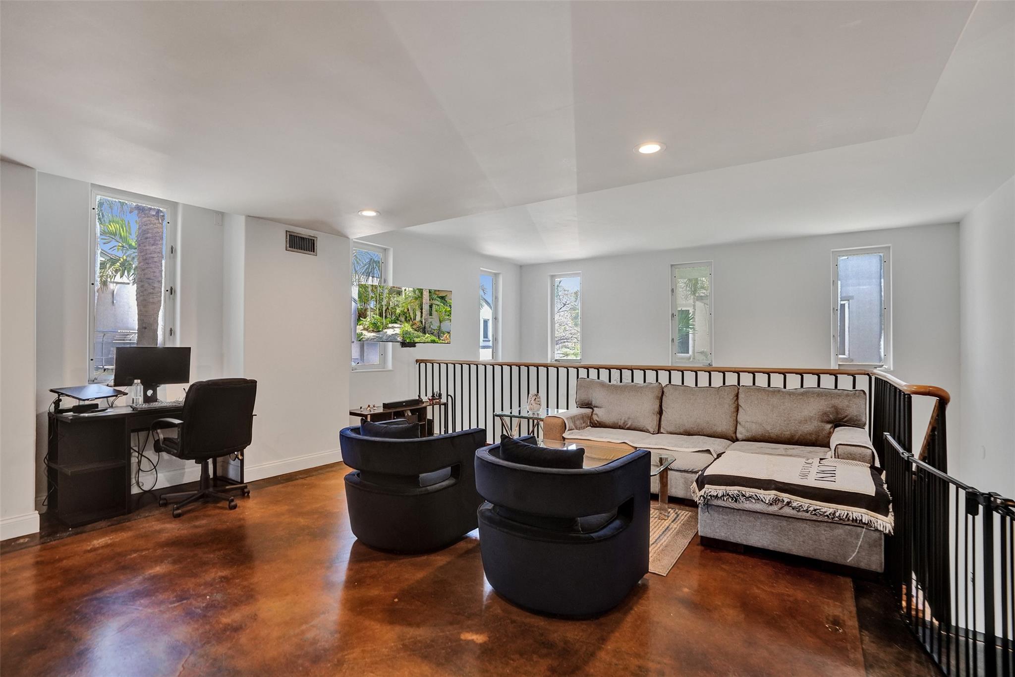 816 SW 4th Ave 10
