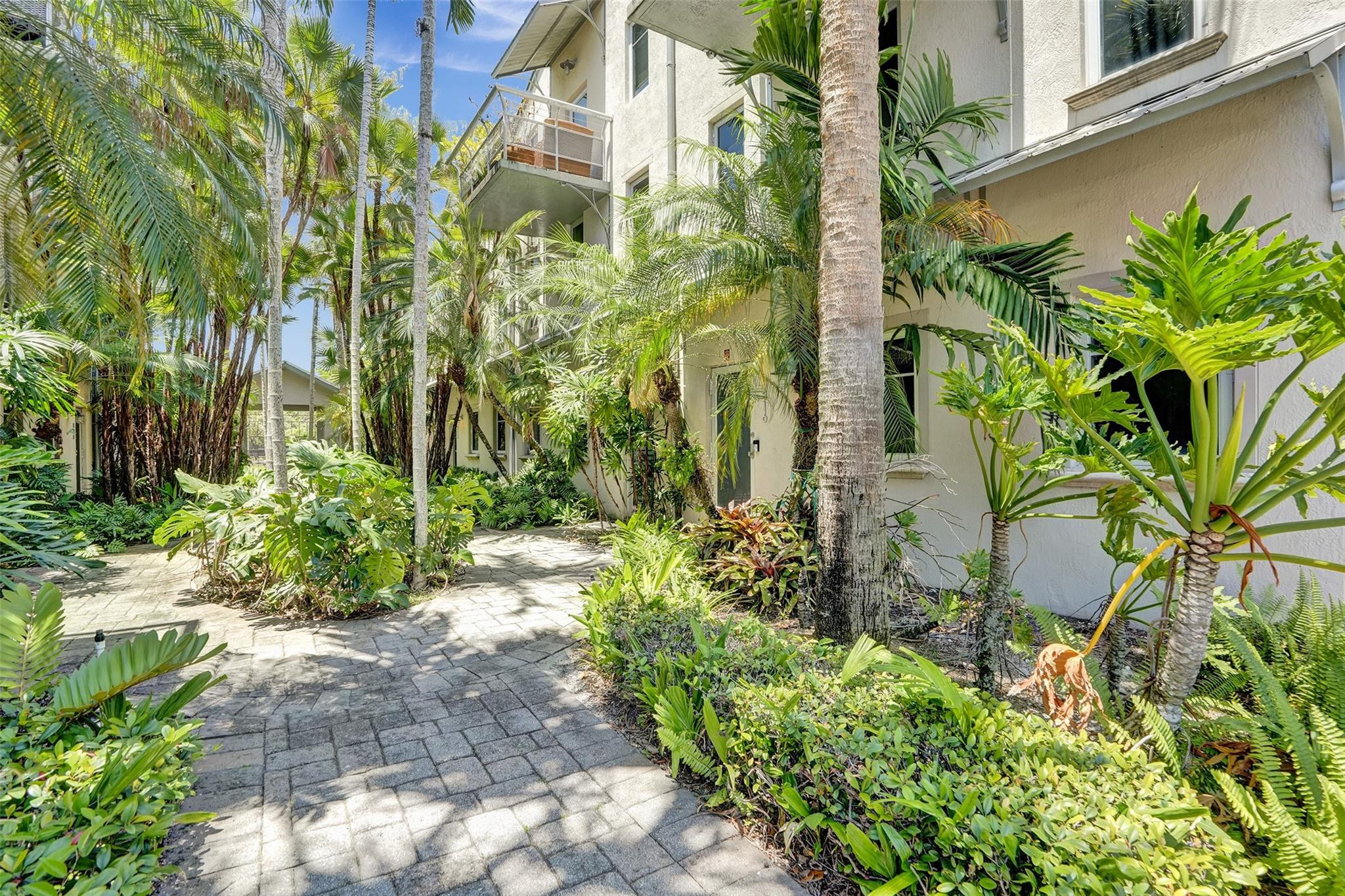816 SW 4th Ave 10