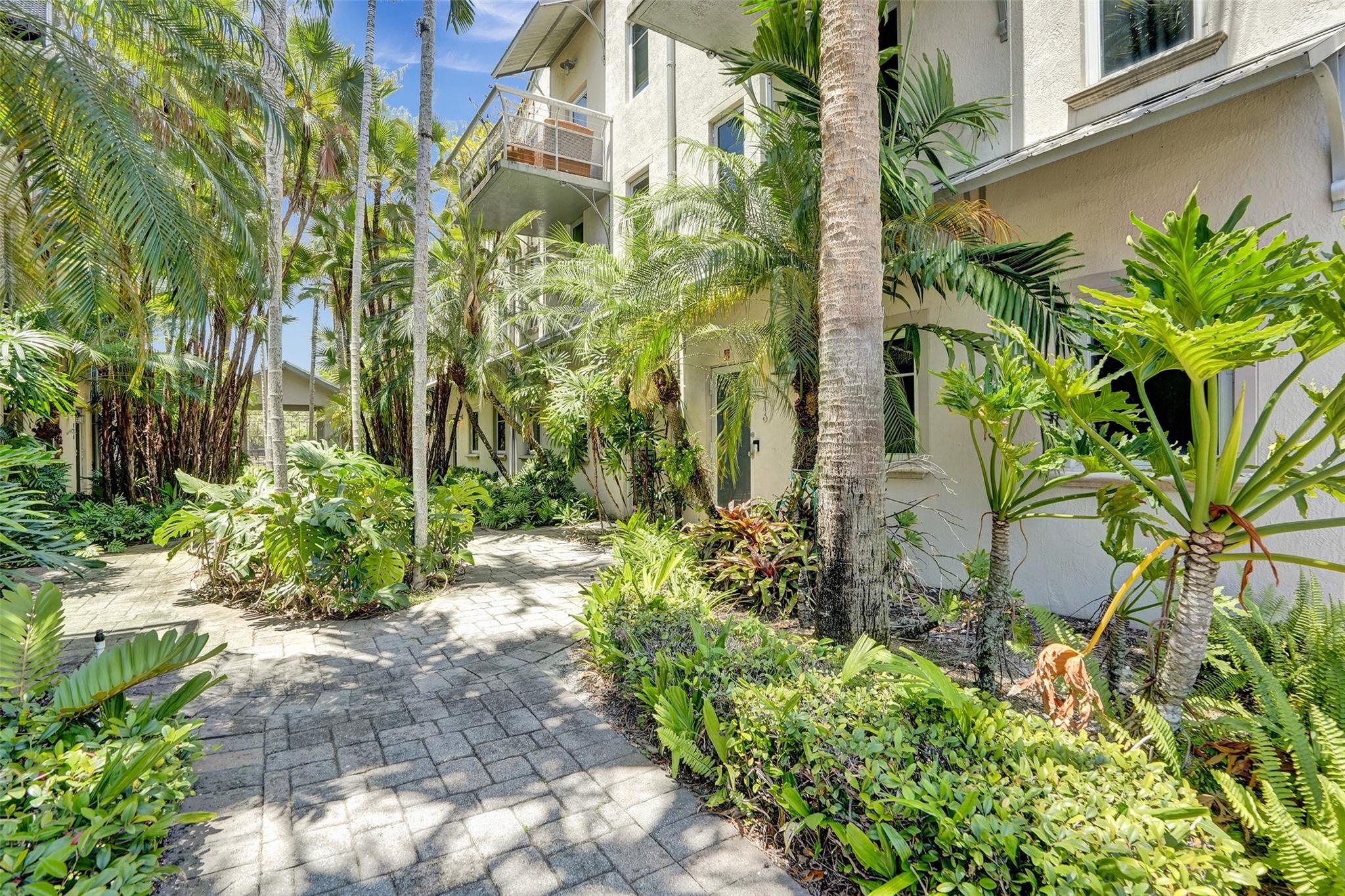 816 SW 4th Ave 10