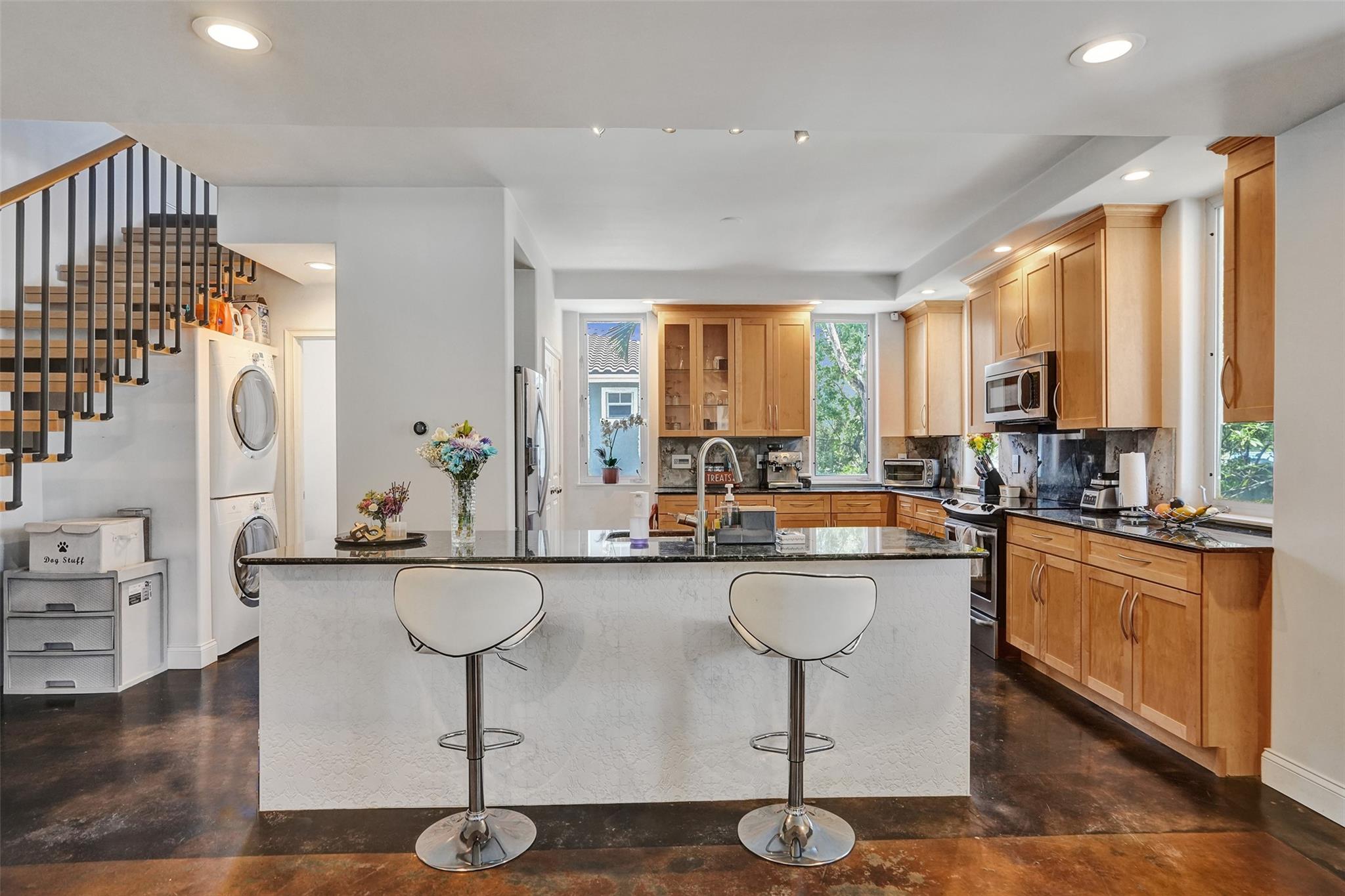 816 SW 4th Ave 10