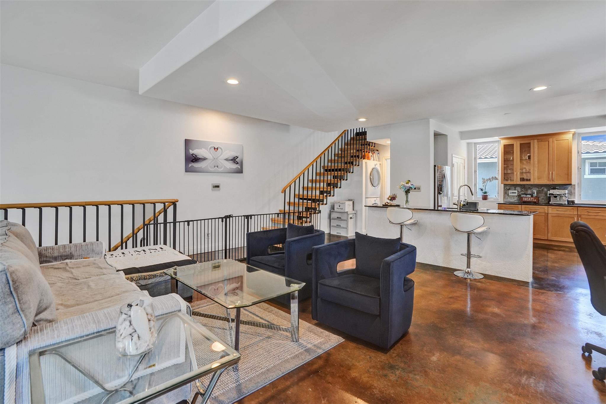 816 SW 4th Ave 10