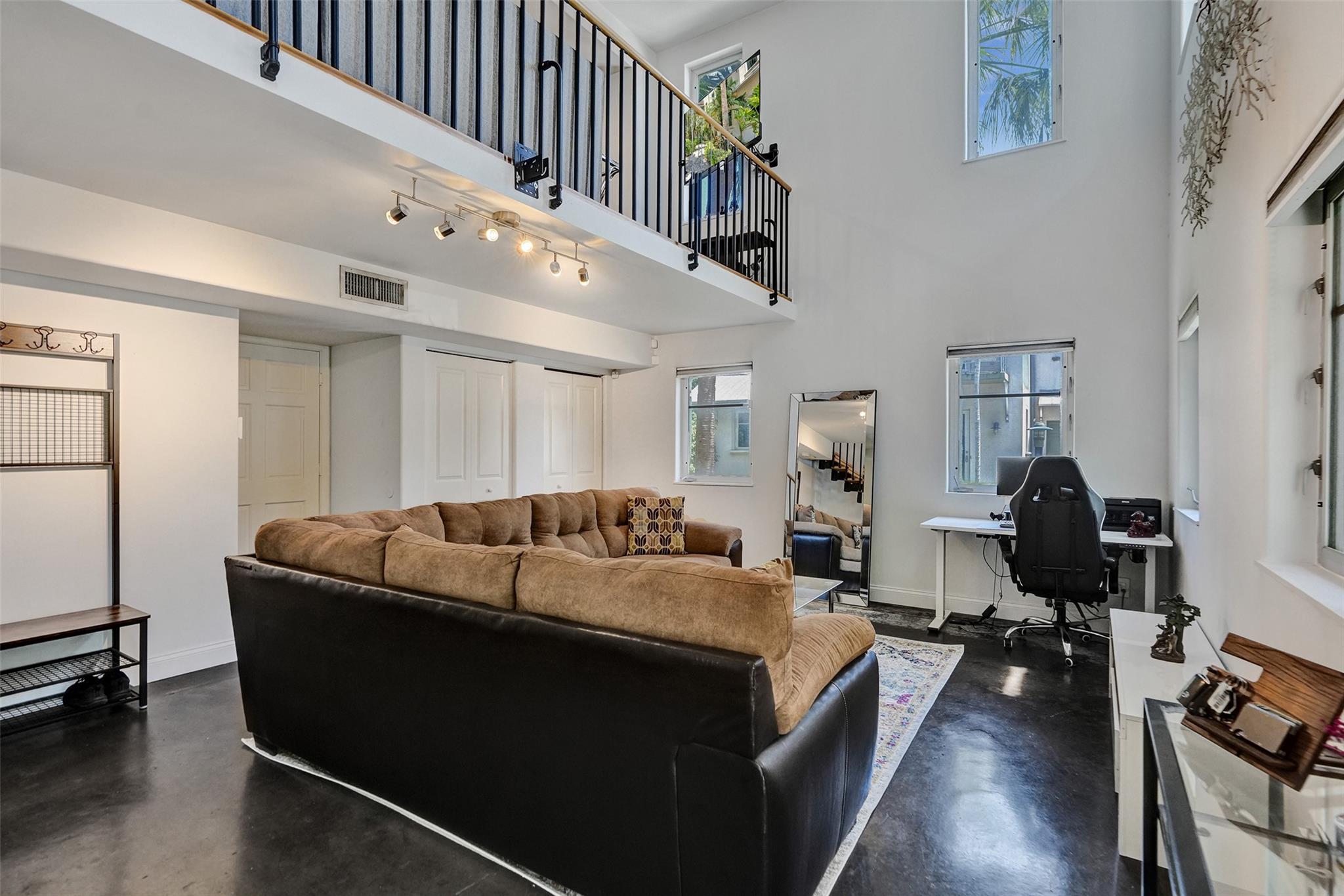 816 SW 4th Ave 10