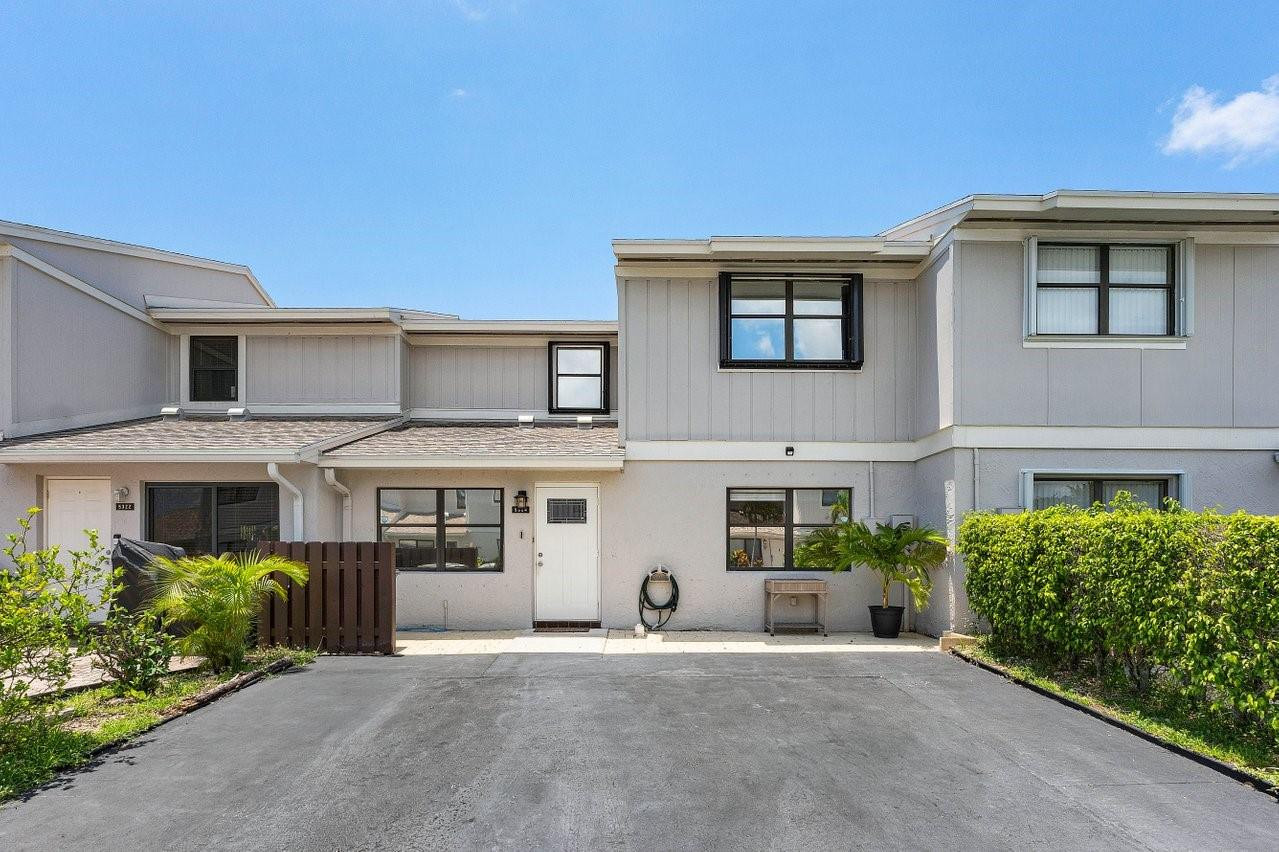 5324 Tennis Ln