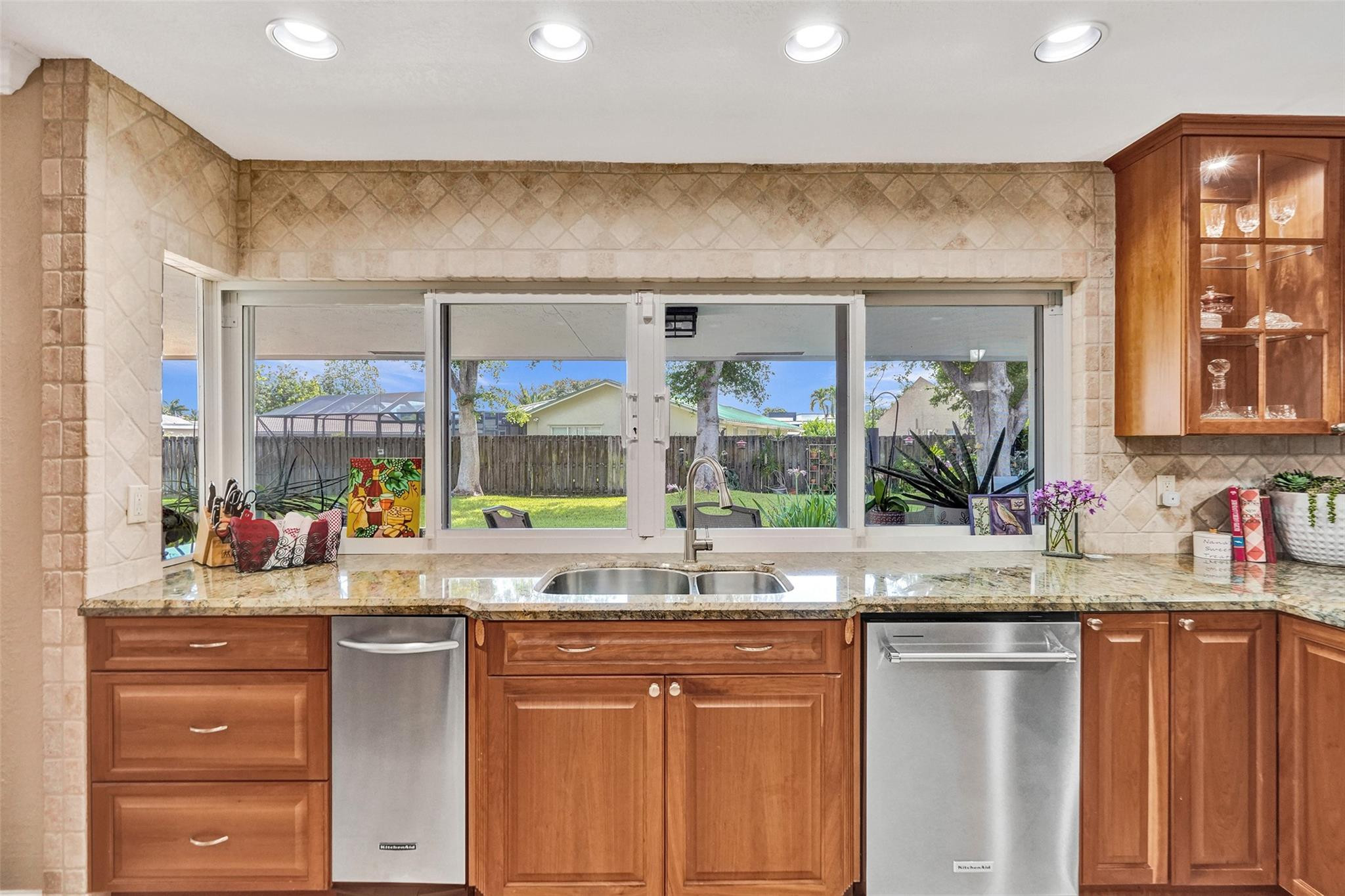 1521 SW 73rd Ave