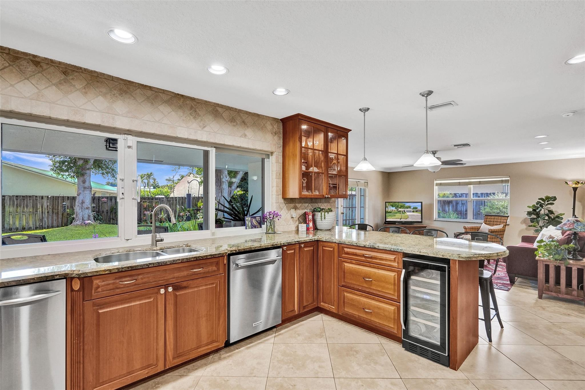 1521 SW 73rd Ave