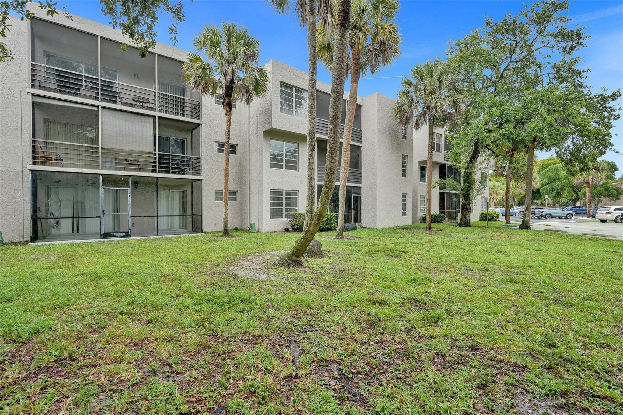 3100 Riverside Dr 109